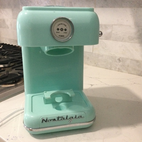 Snow cone machine used 2-4 times in brand new condition blue no box. - Picture 7 of 12